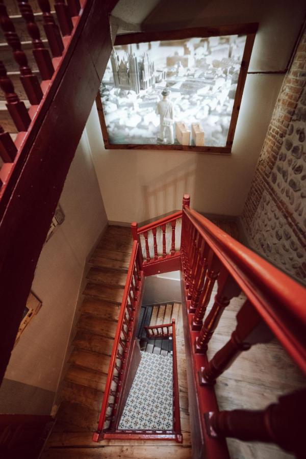 Hotel Albany Ancha León Exterior foto Staircase