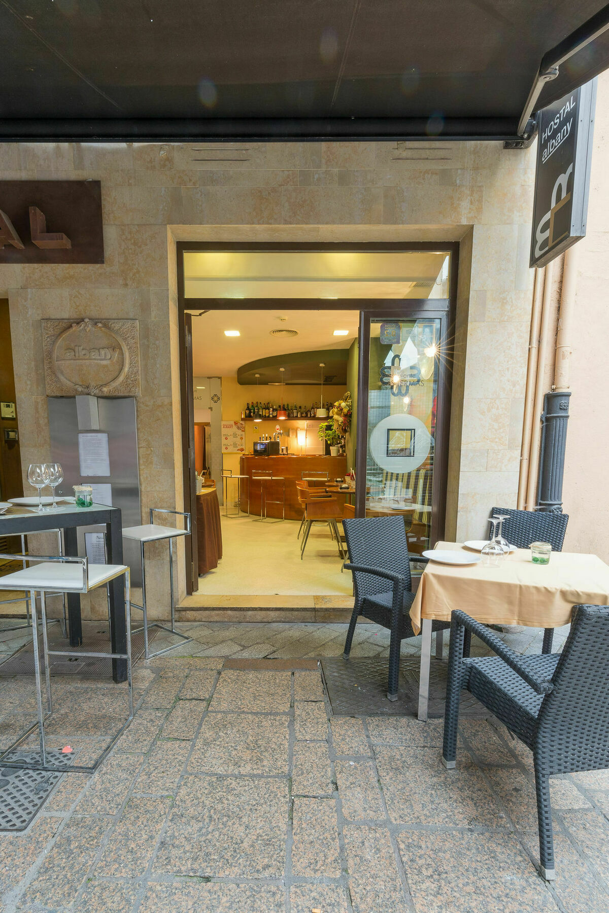 Hotel Albany Ancha León Exterior foto Restaurant in Rome