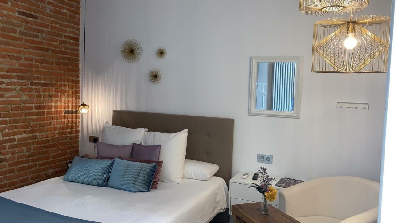 Hotel Albany Ancha León Exterior foto A bedroom at the hotel